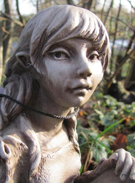 Fee BLUEBELL | Fiona Scott © | Pheeberts Statuary